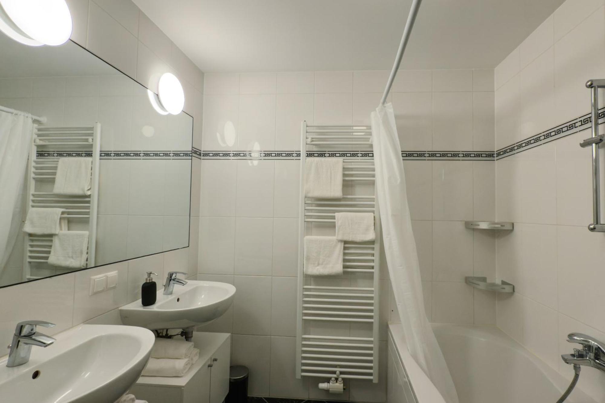 110Qm, 4 Bedrooms, Near Schoenbrunn - Axara Housing Osw 33 비엔나 외부 사진